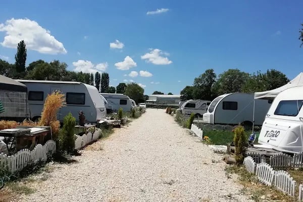 Mimoza Karavan Park - Resim 12