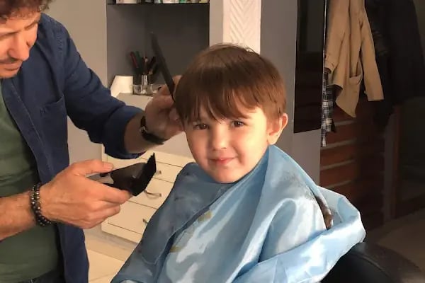 Hüsnü Yüksel Kuaför & Hairdresser & Парикмахер & Friseur - Resim 5