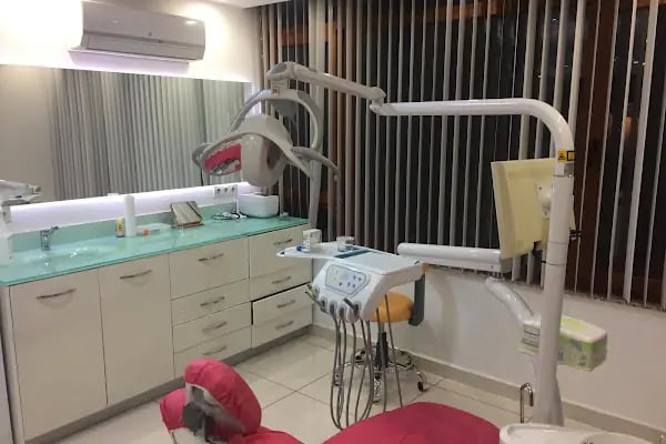 Denta Lamina Diş Kliniği - Resim 3