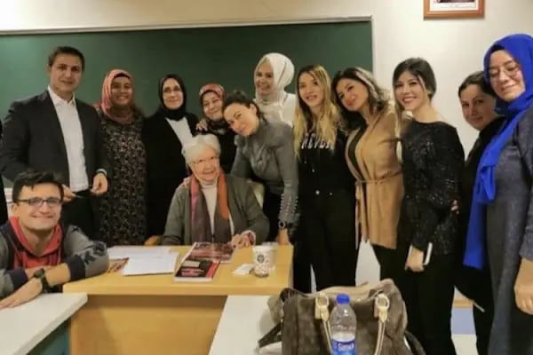Gizem Badem, Uzman Psikolog, Hipnoterapist, Psikoterapist, EMDR ve Flash Terapi, BDT, ADDT, Aile Danışmanı, Kim Psikoloji - Resim 11