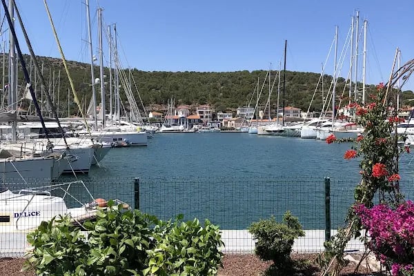 Çeşme Marina - Resim 1