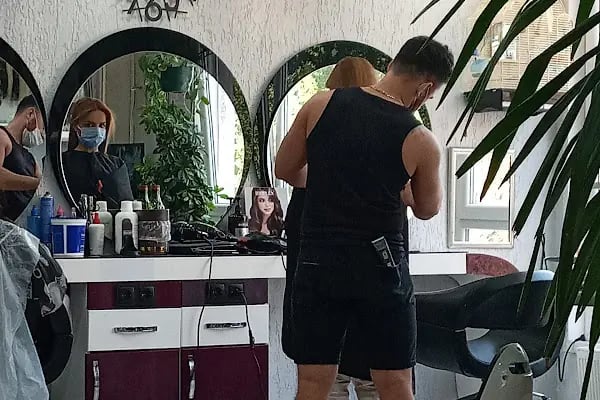 Simge Kuaför Saç Tasarım ve Saç Kaynak Merkezi - Resim 17