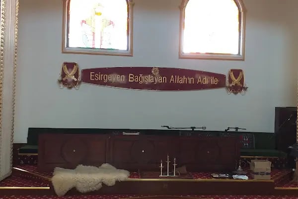 Sarıyer İmam Hüseyin Cemevi - Resim 15