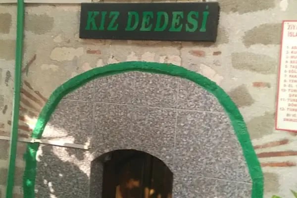 Kız Dedesi Türbesi - Resim 12