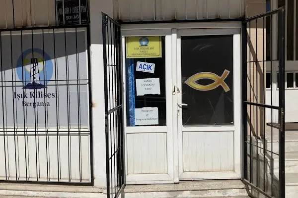 Bergama Işık kilisesi - Resim 1