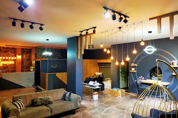KARAHANLI BEAUTY CENTER ( BAYAN KUAFÖRÜ/GÜZELLİK SALONU) - Resim 2