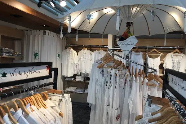 Boutique &amp; Souvenir - Resim 9