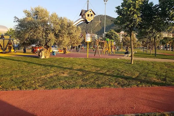 Cumhuriyet Parkı - Resim 4