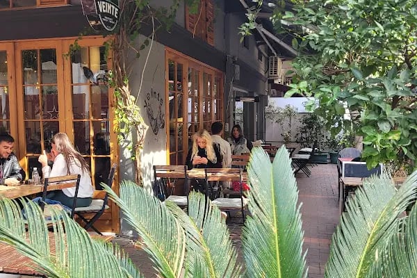 Veinte Cafe - Resim 5