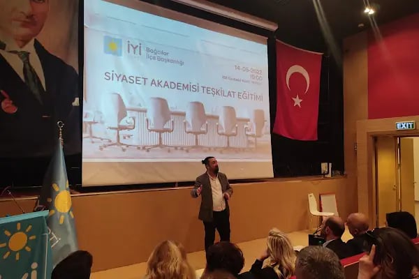 İstanbul Büyukşehir Belediyesi Ebu Bekir Kültür Merkezi - Resim 9