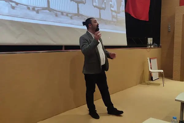 İstanbul Büyukşehir Belediyesi Ebu Bekir Kültür Merkezi - Resim 19