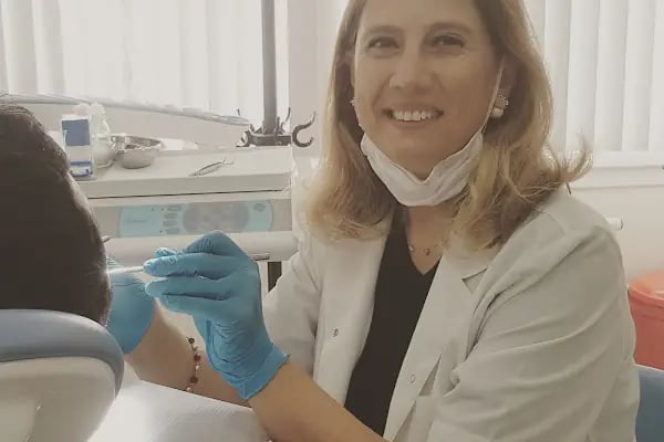 Doç. Dr. Tennure Yazanel Diş Kliniği - Resim 4