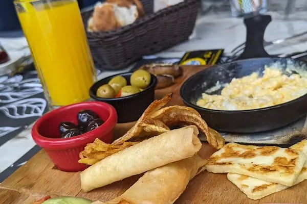 Big Yellow Taxi Cafe - Resim 19
