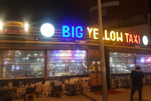 Big Yellow Taxi Cafe - Resim 5