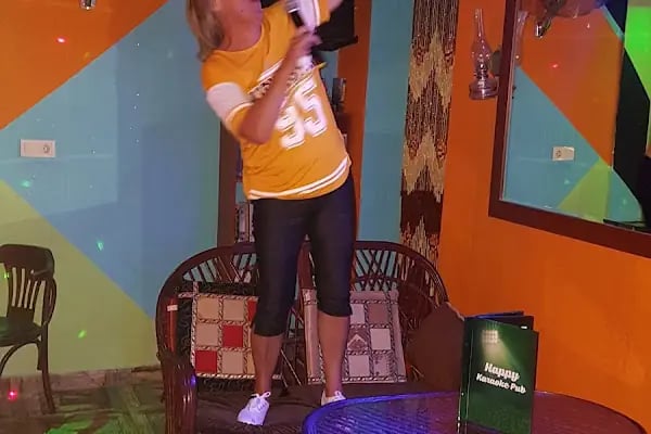 Happy Karaoke Pub - Resim 9