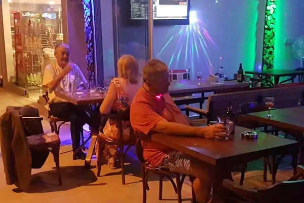 Happy Karaoke Pub - Resim 4