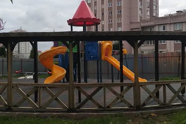 12 Temmuz Şehitler Parkı - Resim 7