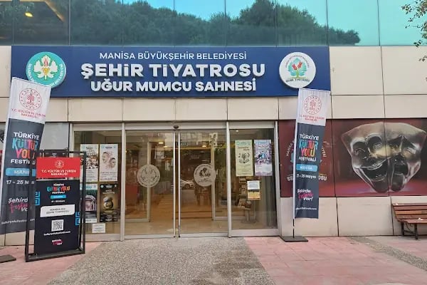 Manisa Belediyesi Şehir Tiyatrosu Salonu - Resim 3