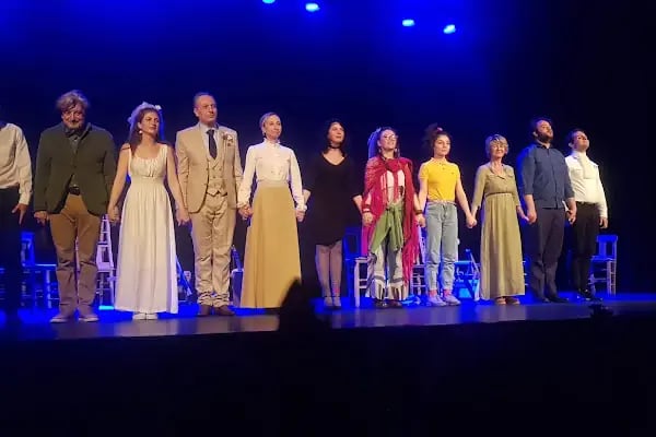 Manisa Belediyesi Şehir Tiyatrosu Salonu - Resim 12