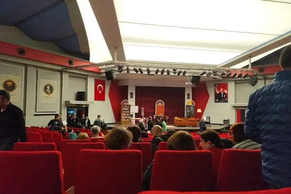 Manisa Belediyesi Şehir Tiyatrosu Salonu - Resim 19