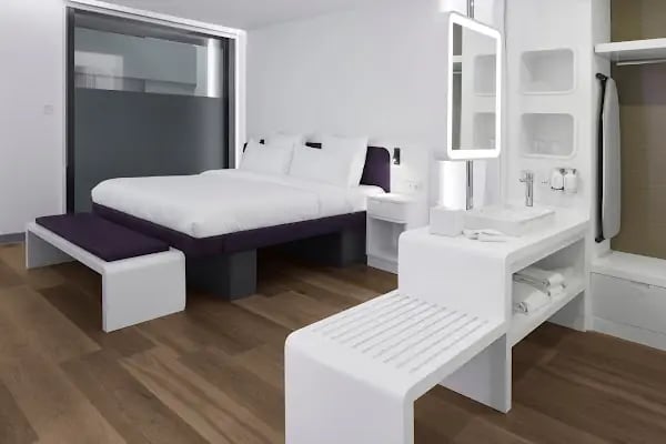 YOTELAIR Istanbul Airport (Airside) - Resim 6
