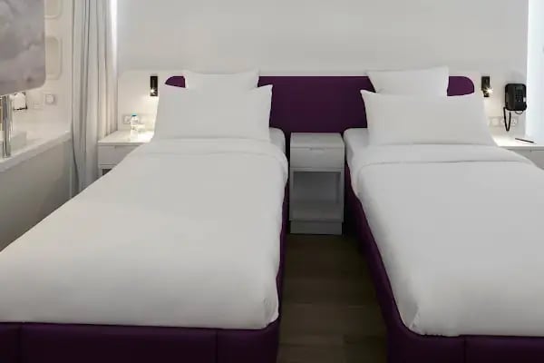 YOTELAIR Istanbul Airport (Airside) - Resim 11
