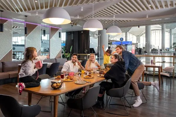 YOTELAIR Istanbul Airport (Airside) - Resim 13