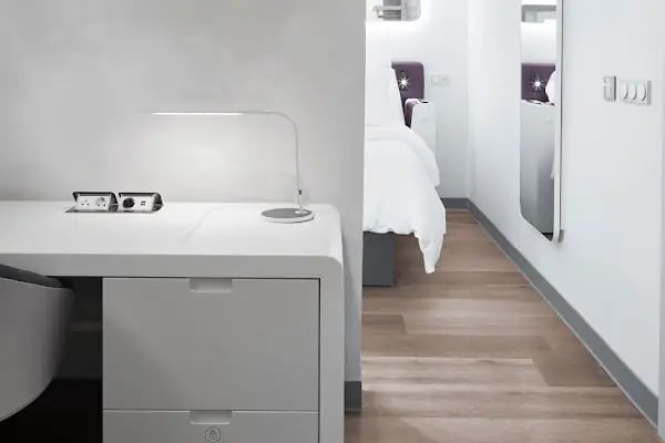 YOTELAIR Istanbul Airport (Airside) - Resim 9
