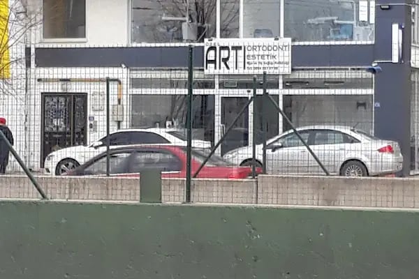 ARTI ORTODONTİ ESTETİK AĞIZ VE DİŞ SAĞLIĞI POLİKLİNİĞİ - Resim 7