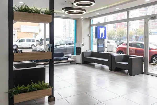 ARTI ORTODONTİ ESTETİK AĞIZ VE DİŞ SAĞLIĞI POLİKLİNİĞİ - Resim 3
