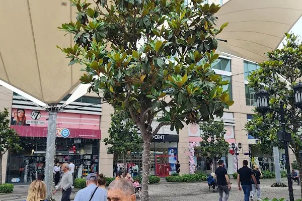 IN Street İstanbul Viaport AVM Mağazası - Resim 15