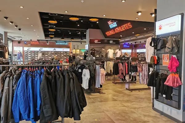 IN Street İstanbul Viaport AVM Mağazası - Resim 19