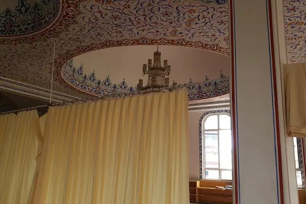 Emine Özmüftüoğlu Cami - Resim 19