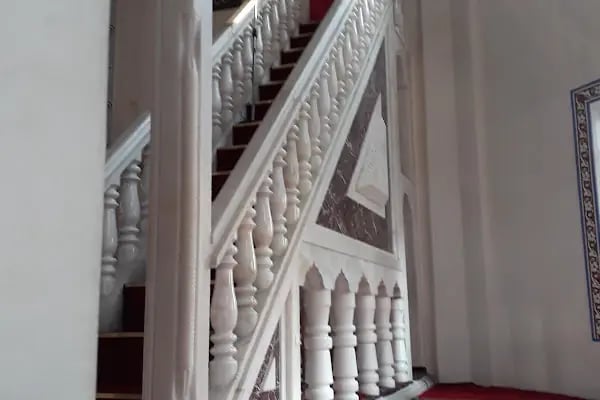 Emine Özmüftüoğlu Cami - Resim 8