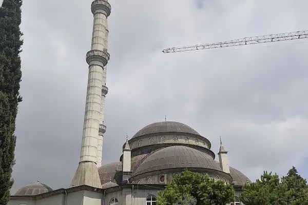 Emine Özmüftüoğlu Cami - Resim 2