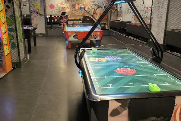 Trio Bowling & Game World - Resim 6