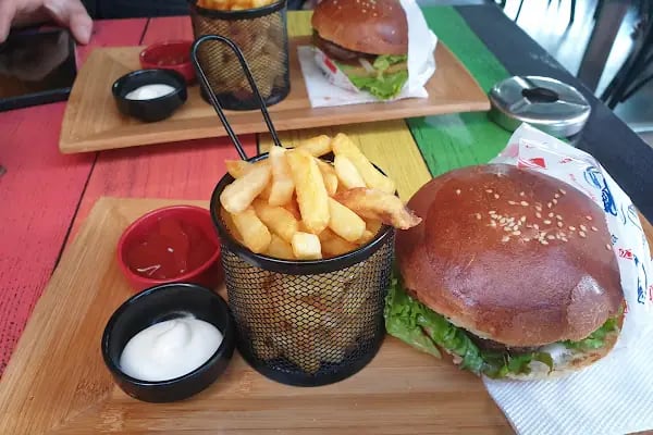 CADDE FAST FOOD CAFE - Resim 11