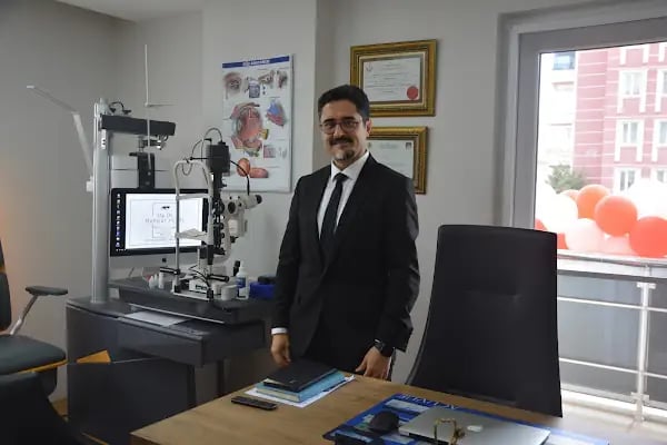 Op. Dr. Mehmet Vural Göz VE Estetik Kliniği - Resim 16