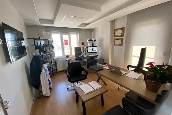 Op. Dr. Mehmet Vural Göz VE Estetik Kliniği - Resim 19