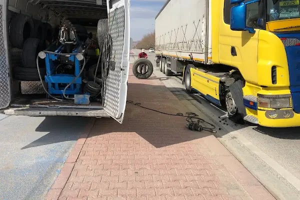 Selçuklu 24 Saat Açık Lastikçi - Konya - Resim 19