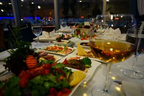 Koyu Mavi Balık Restaurant - Resim 15
