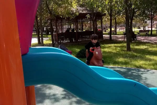 Ataşehir Belediyesi 80. Yıl Cumhuriyet Parkı - Resim 5