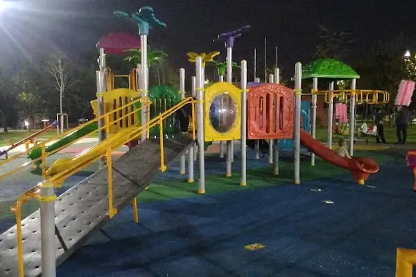 Ataşehir Belediyesi 80. Yıl Cumhuriyet Parkı - Resim 13