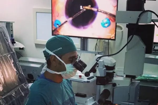 OP.DR. AHMET EROĞLU GÖZ HASTALIKLARI VE CERRAHİSİ UZMANI - Resim 2