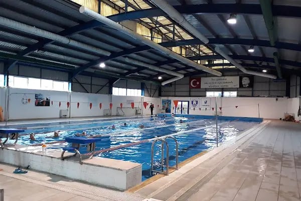 Binnaz Karakaya Kapalı Spor Salonu - Resim 3