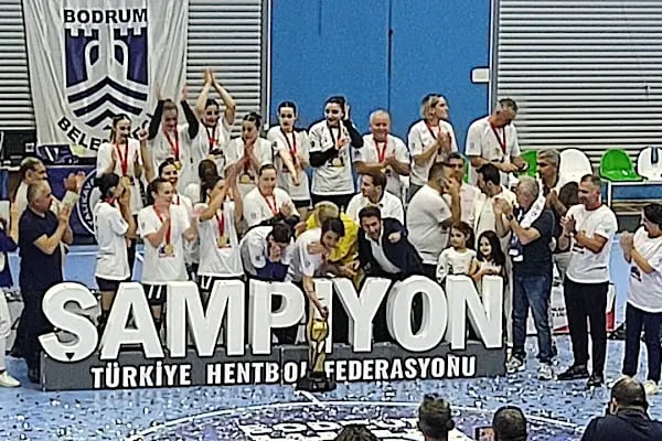 Binnaz Karakaya Kapalı Spor Salonu - Resim 14