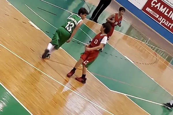 Binnaz Karakaya Kapalı Spor Salonu - Resim 8