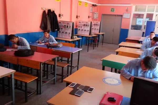 Bergama Mesleki ve Teknik Anadolu Lisesi - Resim 3