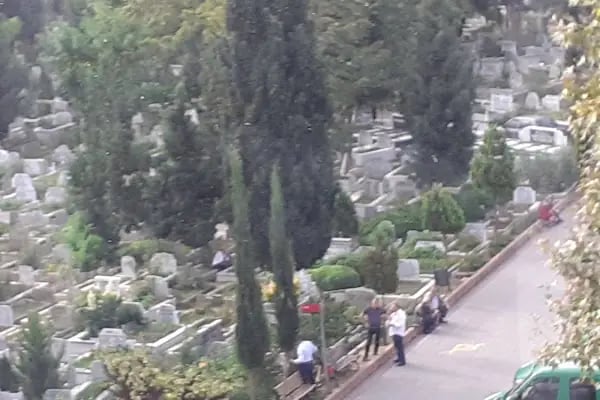 Beşyüzevler Mezarlığı - Resim 11