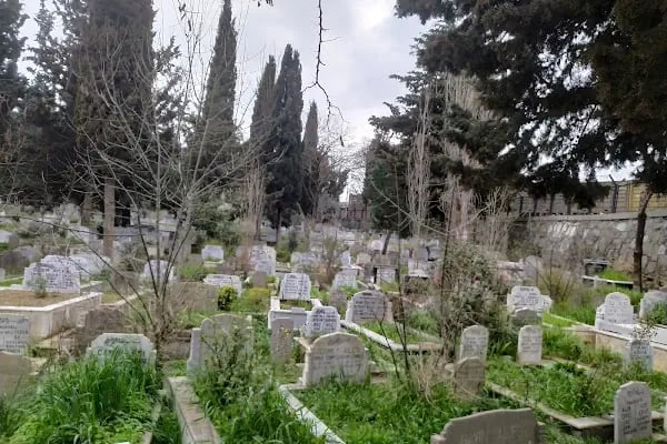 Beşyüzevler Mezarlığı - Resim 2